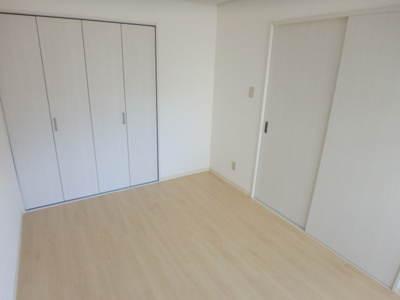 【洋室】 | サンパレス２１夙川東 | 明るい光が射し込む陽だまり空間