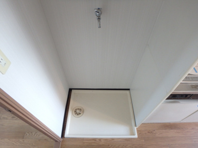 【設備】 | サンホームズ内山 | 防水パン付き室内洗濯機置場