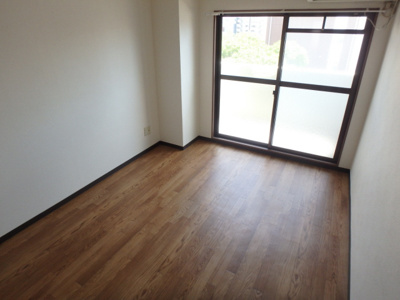 【居間・リビング】 | サンホームズ内山 | たっぷりの陽光に包まれる明るい住まい