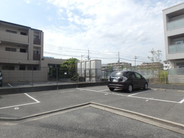 【駐車場】 | Ｓｈｅｌｌ　Ｐｏｏｌ　Ⅴ | 駐車場です