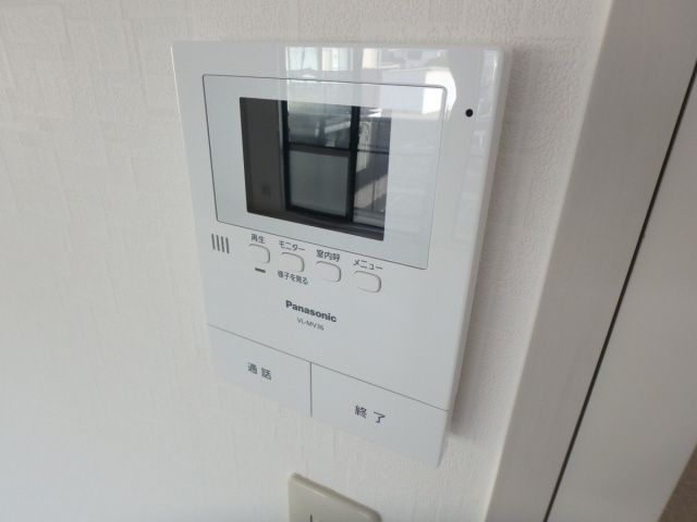 【セキュリティ】 | シャレオ上大市　南棟 | 来客者の確認ができるモニターホン