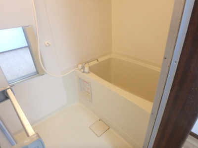 【浴室】 | シャン・ラヴィーヌ | １日の疲れを癒すバスルーム