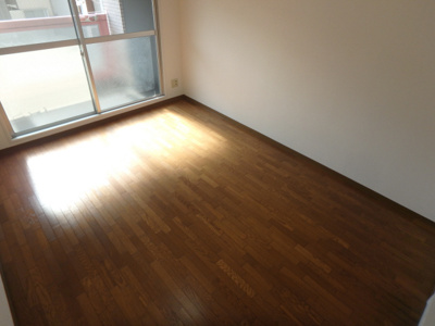 【洋室】 | 西北チェリーマンション | 太陽の恵みを感じる温もりあふれる空間