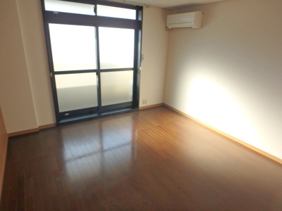 【居間・リビング】 | ピュア河原 | たっぷりの陽光に包まれる明るい住まい