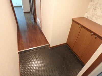 【玄関】 | フローレンス西宮Ⅰ | 落ち着いた玄関です