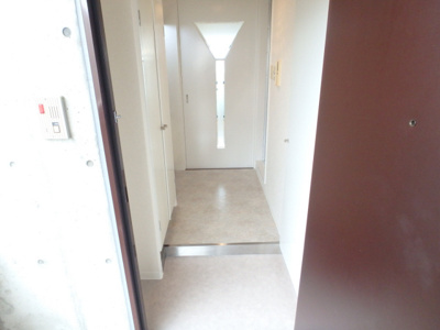 【玄関】 | メゾン・ジュリアナ・モンド | 下駄箱付きで玄関すっきり