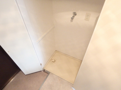 【設備】 | メゾン・ジュリアナ・モンド | 防水パン付きの室内洗濯機置場