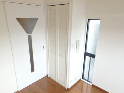 【収納】 | メゾン・ジュリアナ・モンド | たっぷりの陽射しが射し込むお部屋です