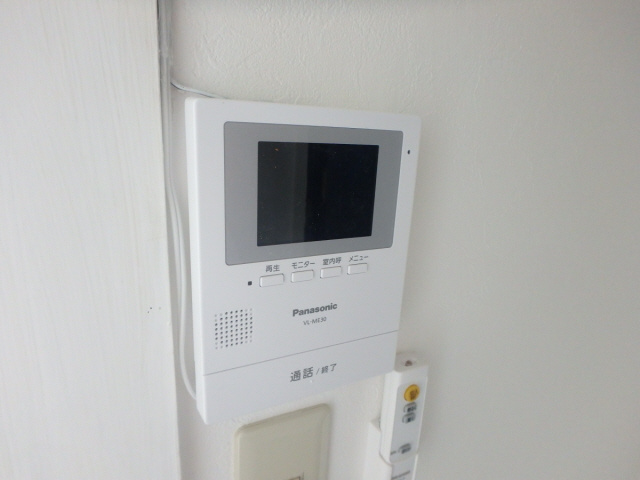 【設備】 | リバーヒルハイツ | 来客者の確認ができるモニターホン