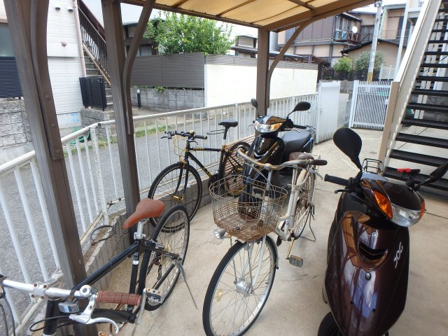 【その他共用部分】 | ルシエール甲東園 | 駐輪スペースです