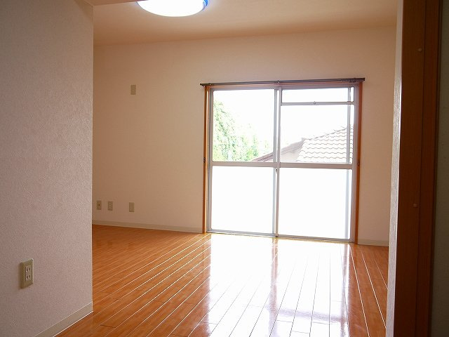 学園南ハイツの居間・リビング