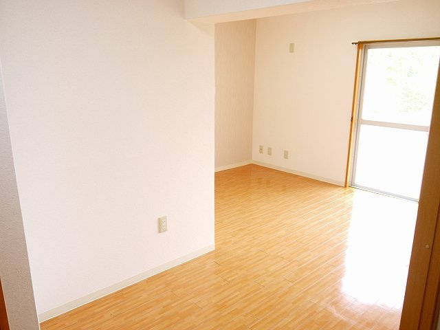 学園南ハイツの居間・リビング