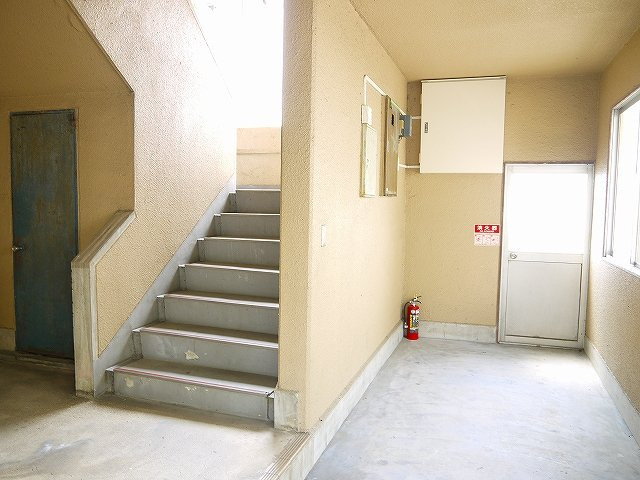 学園南ハイツのロビー