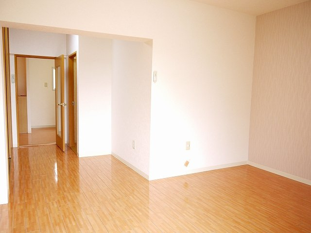 学園南ハイツの居間・リビング