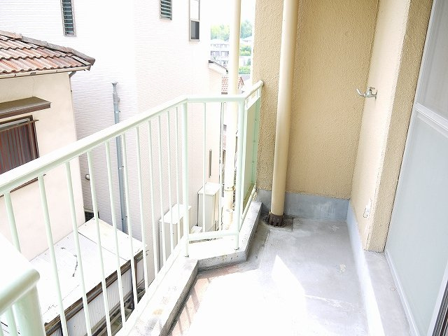 学園南ハイツのバルコニー