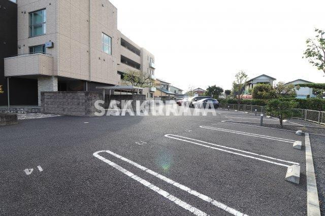 フェリーチェの駐車場