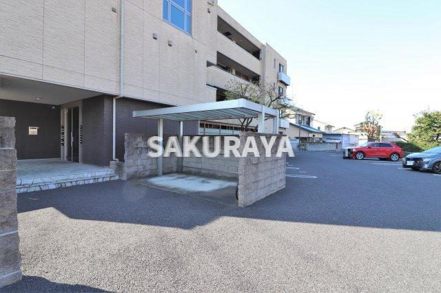 フェリーチェの駐車場