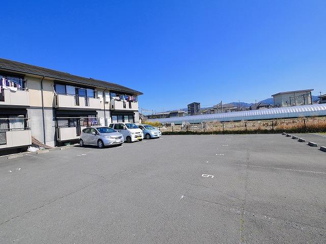 エスペランサB（櫟本町）の駐車場|駐車場があります