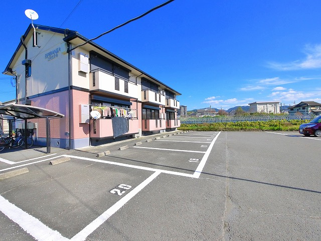 エスペランサB（櫟本町）の駐車場