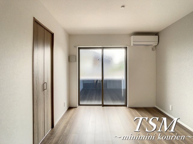 セラフィーメゾン郡元町の洋室