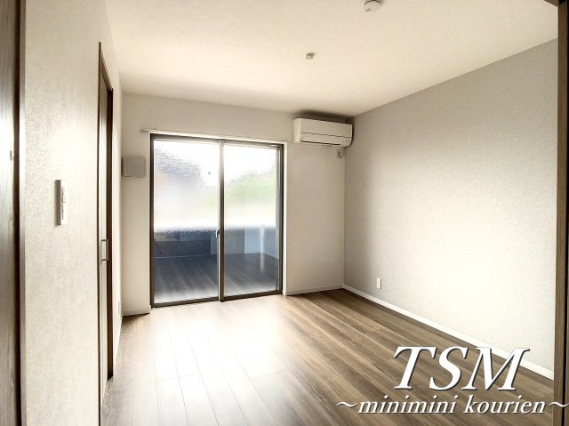 セラフィーメゾン郡元町の洋室