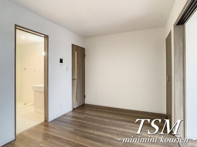 セラフィーメゾン郡元町の居間・リビング