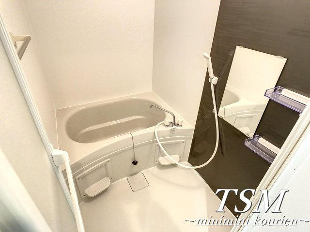 セラフィーメゾン郡元町の浴室