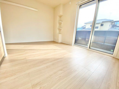 【居間・リビング】 | D-chambre 芝田 | ※現状を優先とします（内装設備が異なる場合がございます）
※同建物別室参考写真