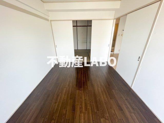 ハイツ鍛治の洋室