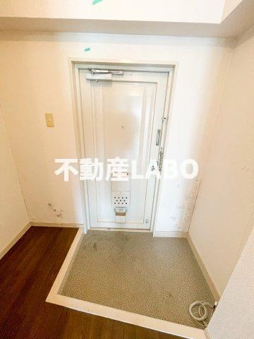 ハイツ鍛治の玄関