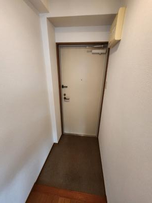プチフラット三条の玄関|玄関