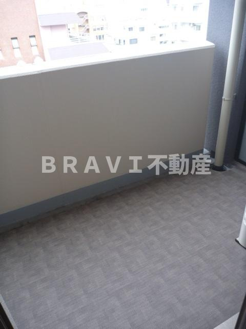 パークアクシス心斎橋　BRAVI不動産のバルコニー|【パークアクシス心斎橋】暖かな日差しのふりそそぐバルコニー