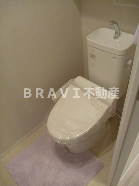 パークアクシス心斎橋　BRAVI不動産のトイレ|【パークアクシス心斎橋】清潔感のあるトイレです