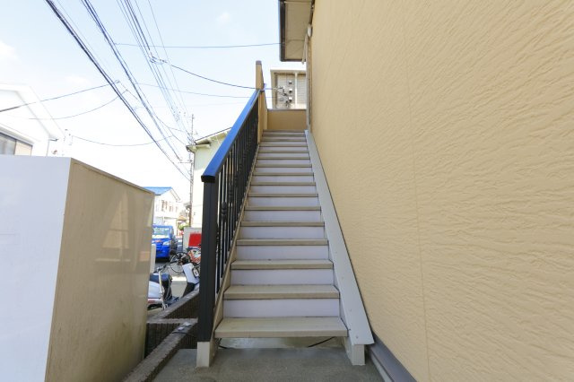 クローバー1番館のエントランス