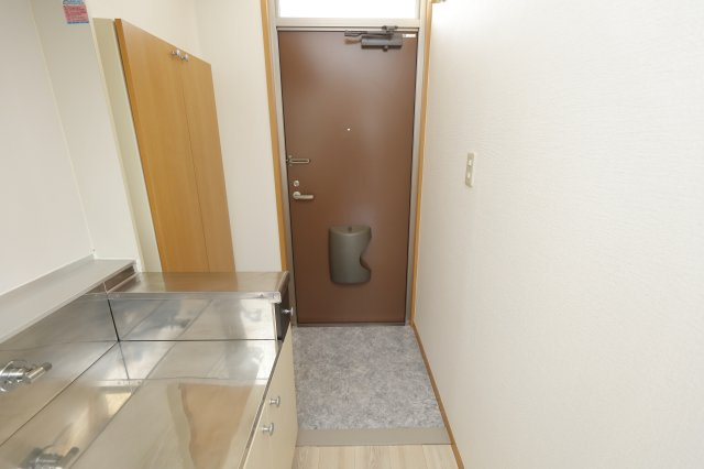 クローバー1番館の玄関
