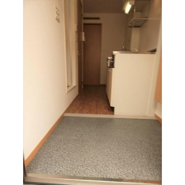 クローバー1番館の玄関