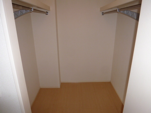 ノールヴィラージュの収納|ウォークインクローゼット