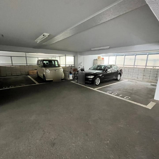 【駐車場】
