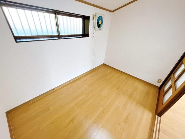 【寝室】 | 内本町2丁目貸家