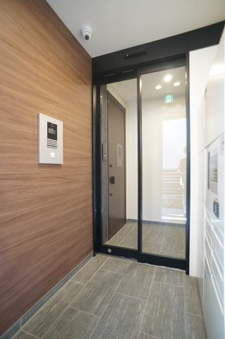 Ｋ-Ｍａｉｓｏｎのセキュリティ|安心のオートロック　非接触システムで鍵を基盤にかざすとオートドアが開きます。