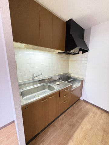 ファミールグランのキッチン|写真は同建物の別部屋を参考に掲載しております。