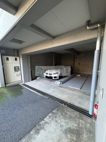 目白台ガーデンの駐車場