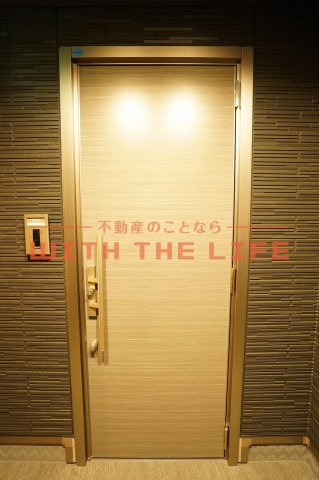 ネクステージ本町【キャッシュバック対象物件】の玄関|落ち着いた玄関です