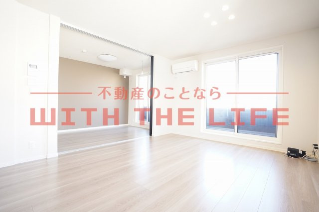 ネクステージ本町【キャッシュバック対象物件】の居間・リビング|ゆったりとした居間です