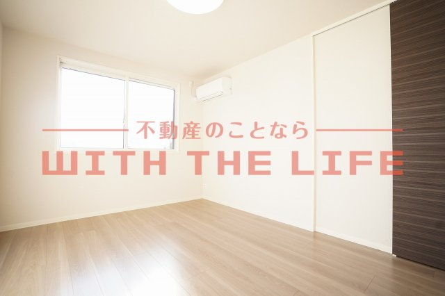 ネクステージ本町【キャッシュバック対象物件】の寝室|開放的な寝室です