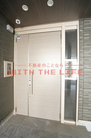 ネクステージ本町【キャッシュバック対象物件】のエントランス|清潔なエントランスです