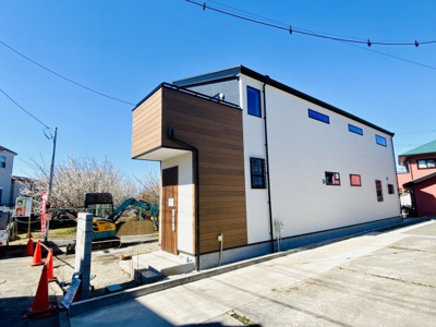 【外観パース】 | ☆長後駅徒歩１１分・小中学校徒歩５分☆売主直売につき諸費用大幅削減！新築／藤沢市下土棚 | ホワイトを基調に正面にアクセント２トーンを採用するモダンデザイン風☆建物の凹凸が立体感を出す見栄えの良い外観です。