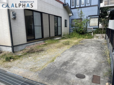 【駐車場】 | 姫路市飾磨区構５丁目　中古戸建 | 駐車スペース2台分♪