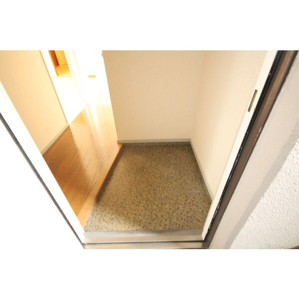 バル五番館の洗面所