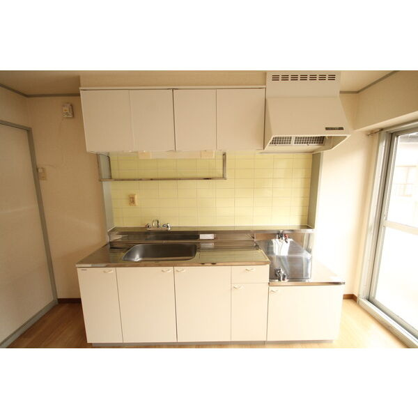 バル五番館のキッチン